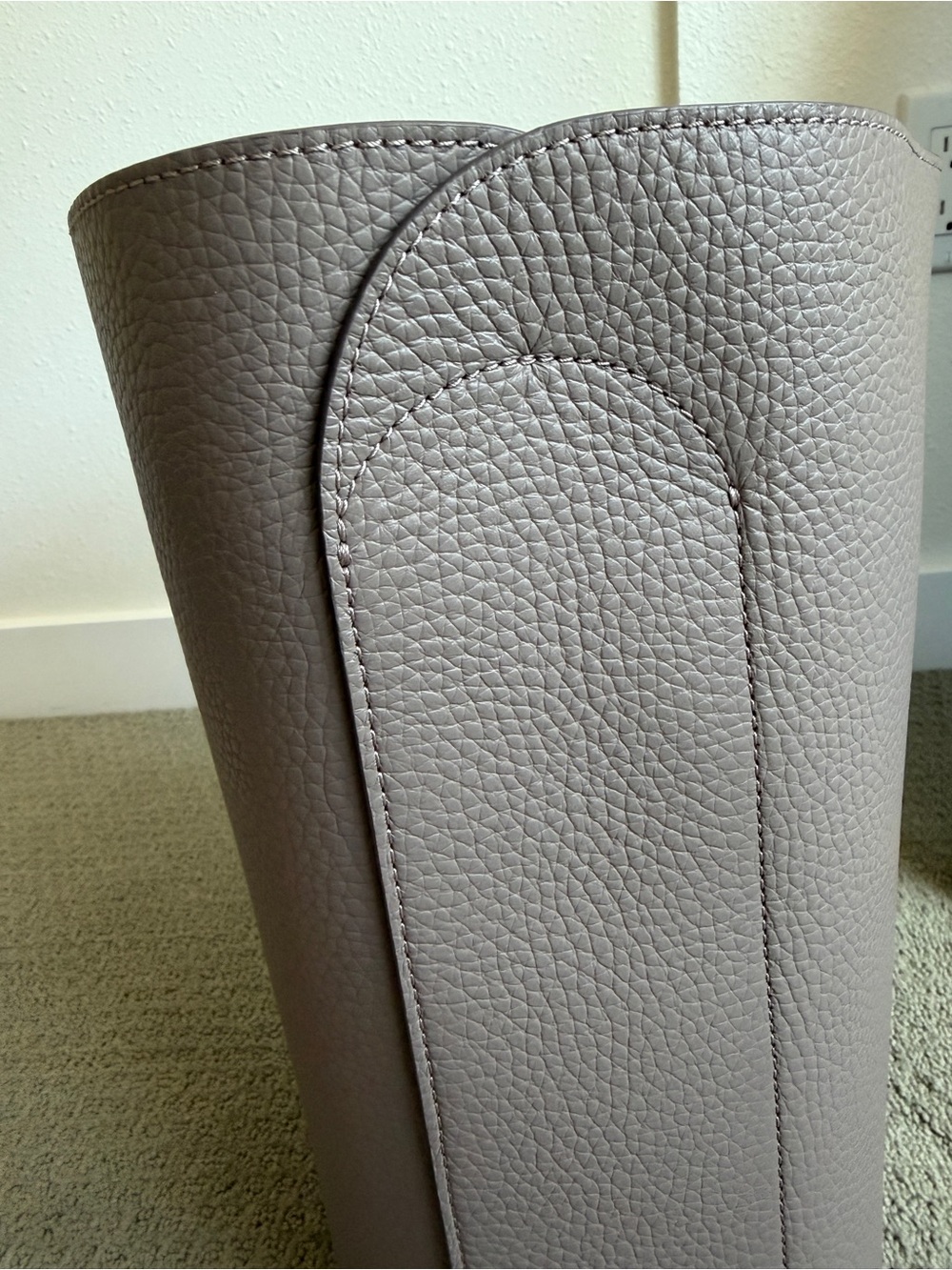 Cuyana Pebbled Leather Oversized Linea Shoulder Tote Bag fits Laptop in Sleeve - Picture 10 of 12